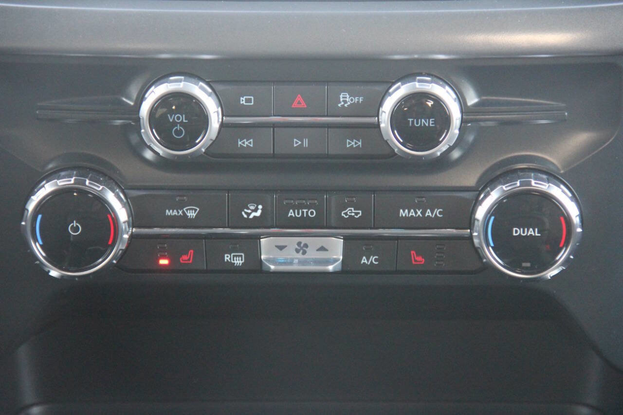 Certified 2025 Ford F150 XLT w/ Equipment Group 302A MID image 27