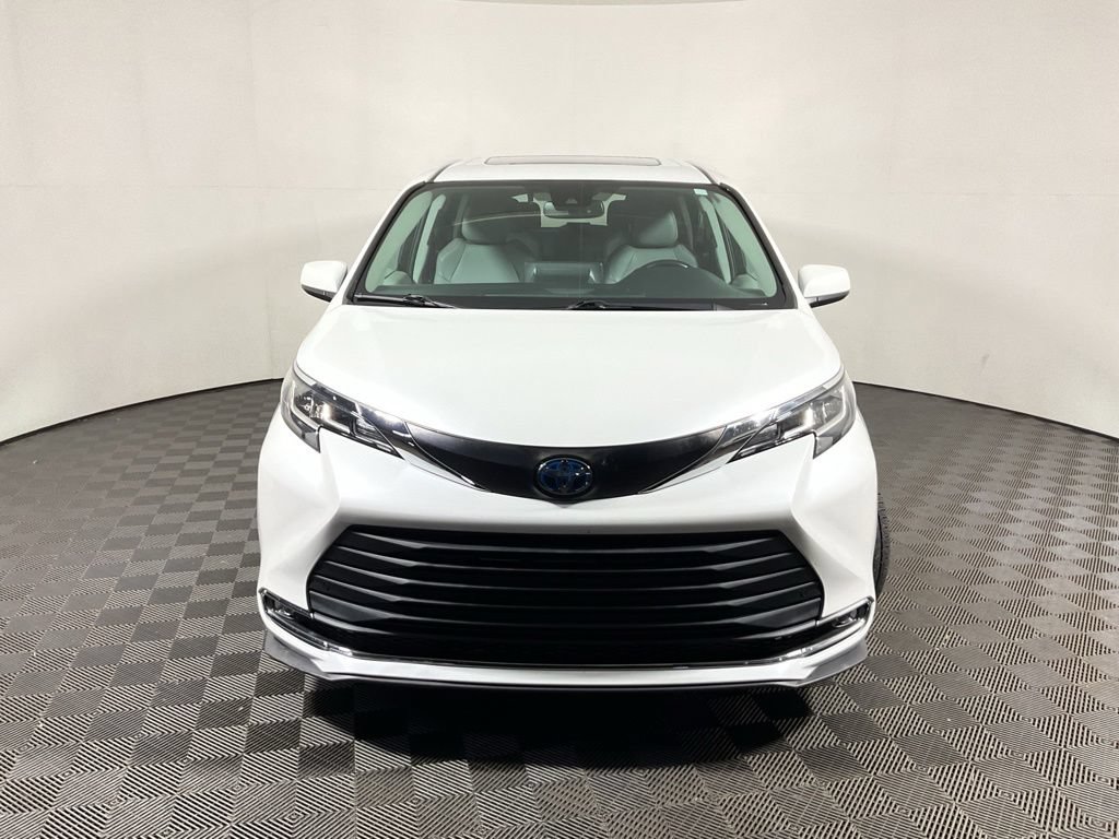 Used 2022 Toyota Sienna XLE FWD image 8