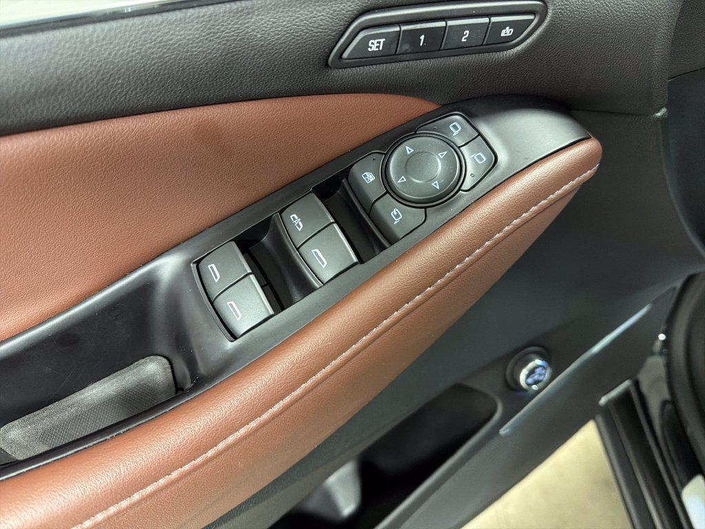 Used 2018 Buick Enclave Avenir w/ Avenir Technology Package FWD image 24