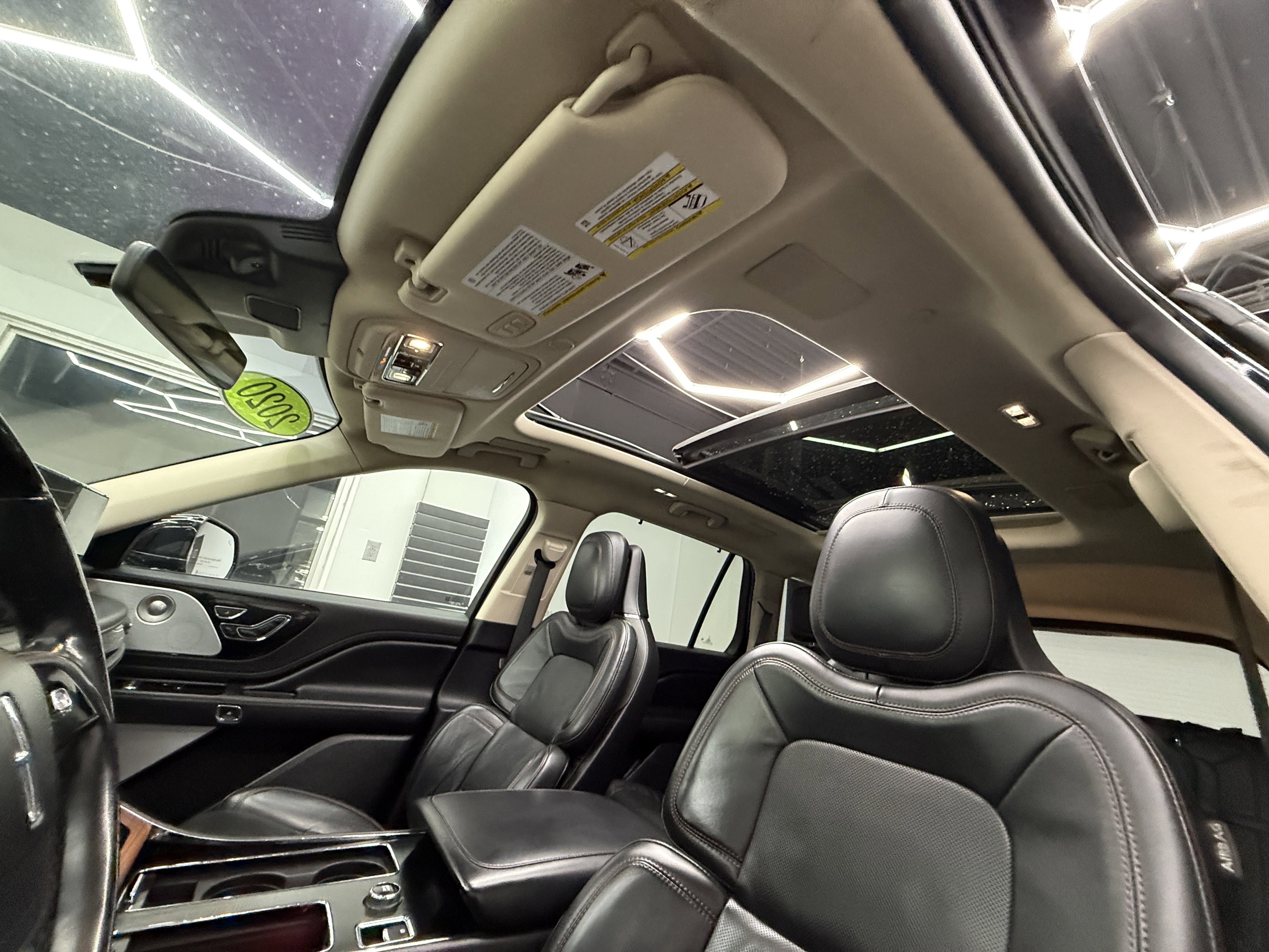 Used 2020 Lincoln Aviator Reserve w/ Equipment Group 201A image 10