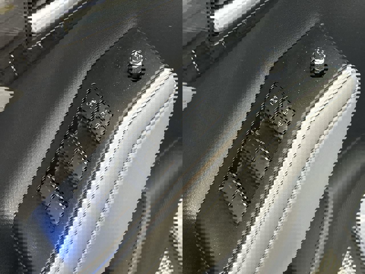 Used 2021 Toyota Highlander Limited image 19