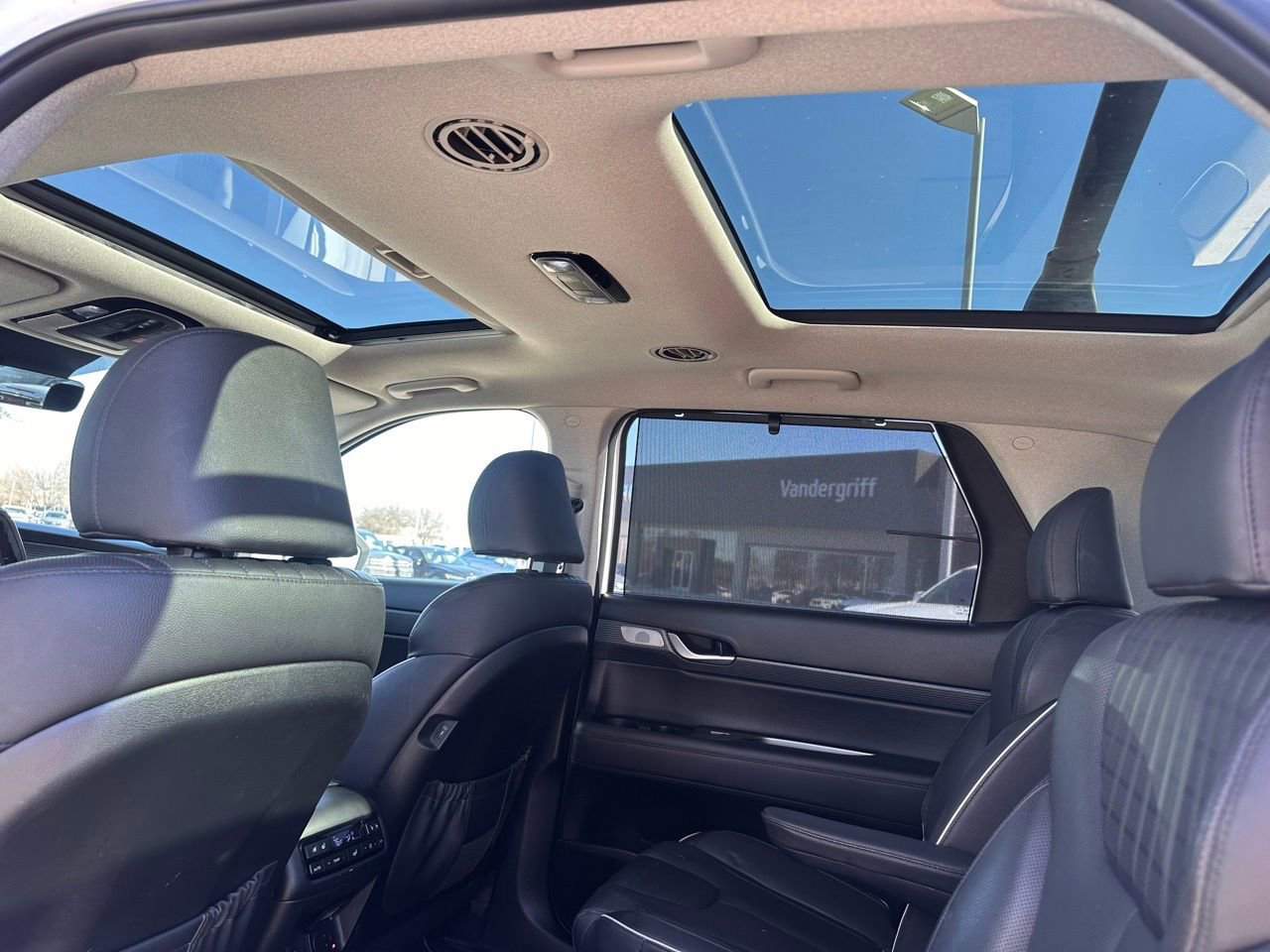 Used 2023 Hyundai Palisade Limited image 19