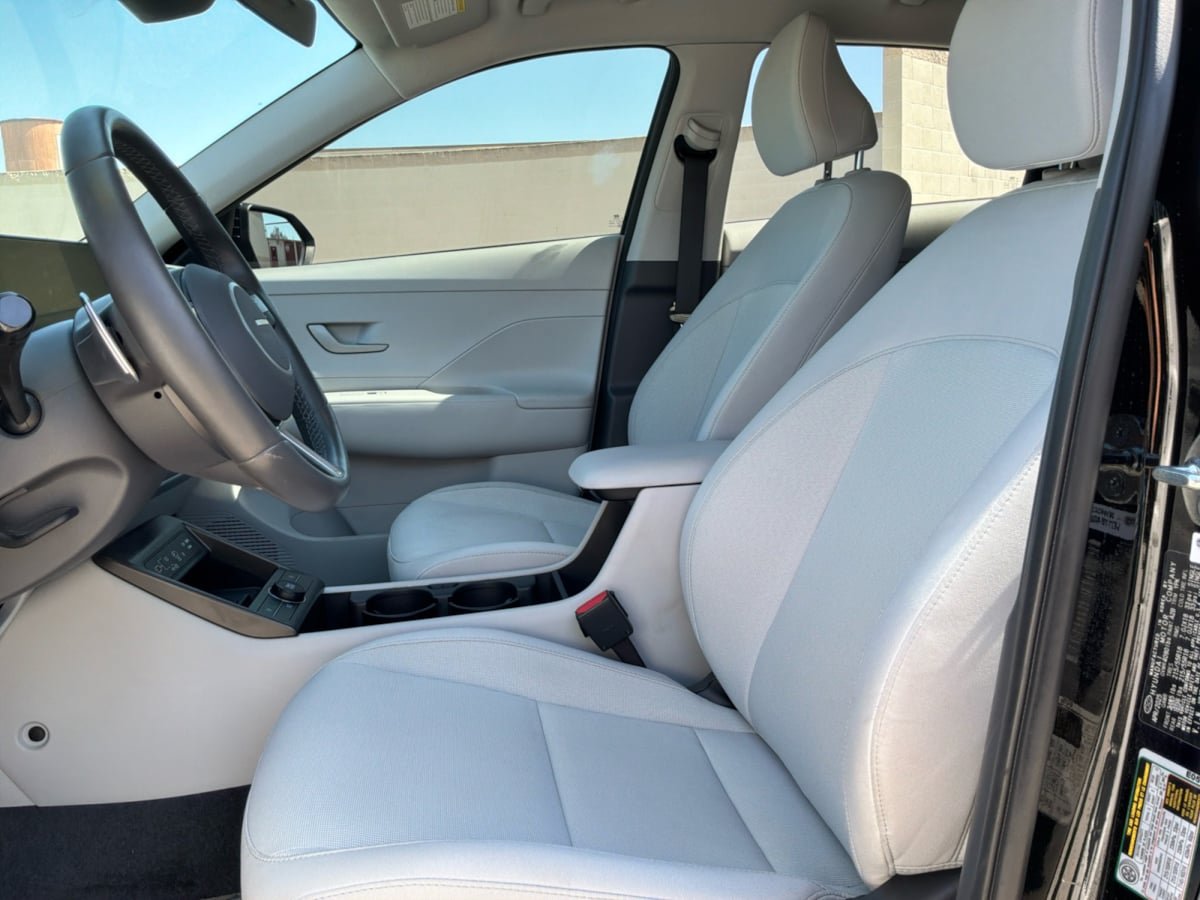 Used 2025 Hyundai Kona SEL FWD image 16