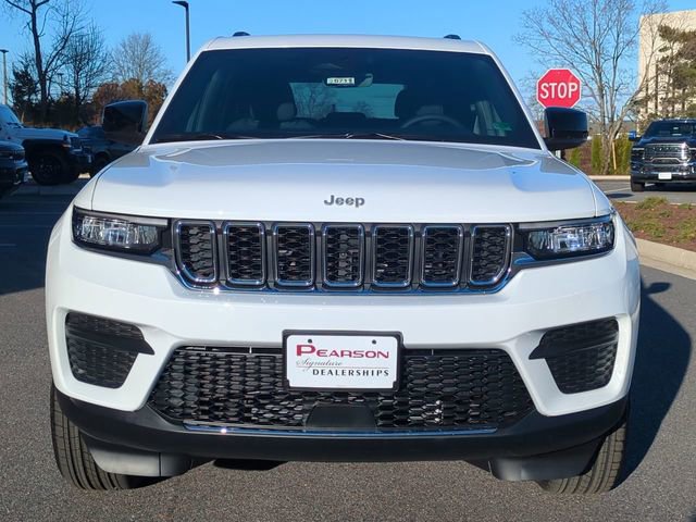 New 2025 Jeep Grand Cherokee Laredo X w/ Trailer Tow Package image 9