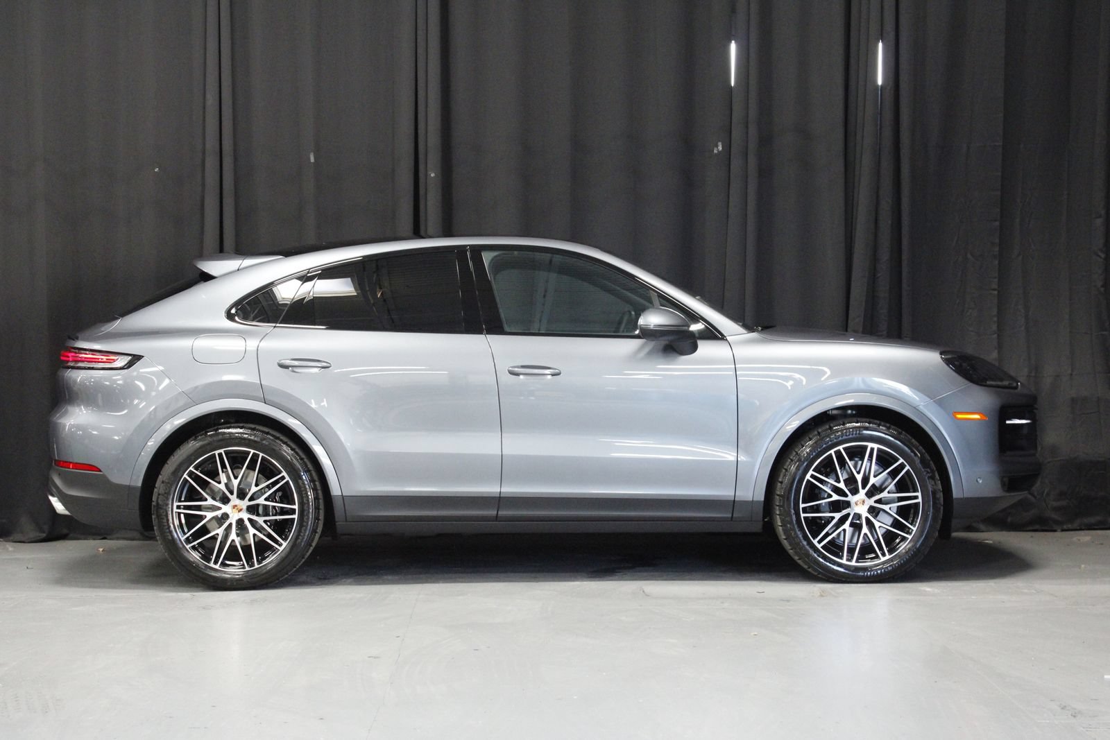 New 2026 Porsche Cayenne Coupe AWD/4WD image 8