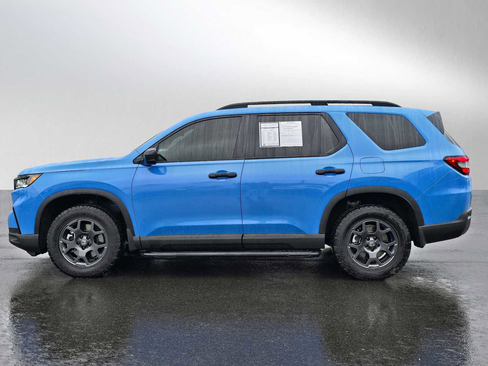 Used 2025 Honda Pilot TrailSport image 6