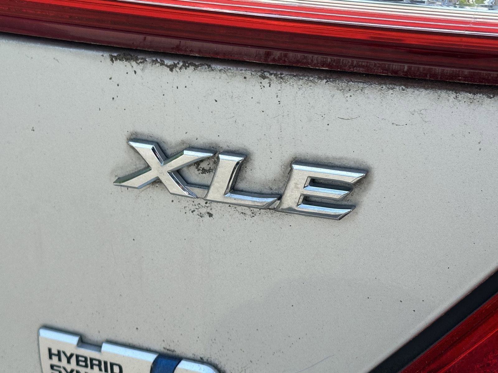 Used 2013 Toyota Camry XLE w/ Leather Pkg FWD image 10