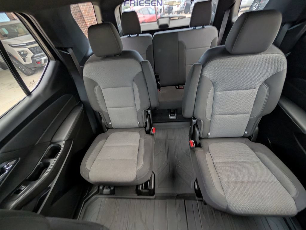 Used 2023 Chevrolet Traverse LT w/ LPO, Floor Liner Package AWD/4WD image 15