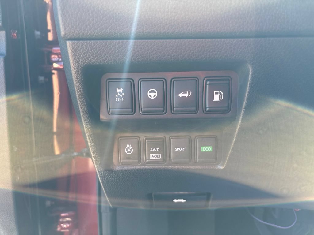 Used 2020 Nissan Rogue SL AWD/4WD image 23