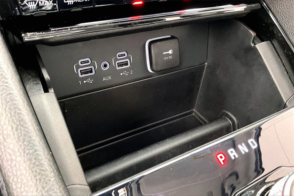 Used 2023 Jeep Grand Cherokee Limited w/ Black Appearance Package image 32