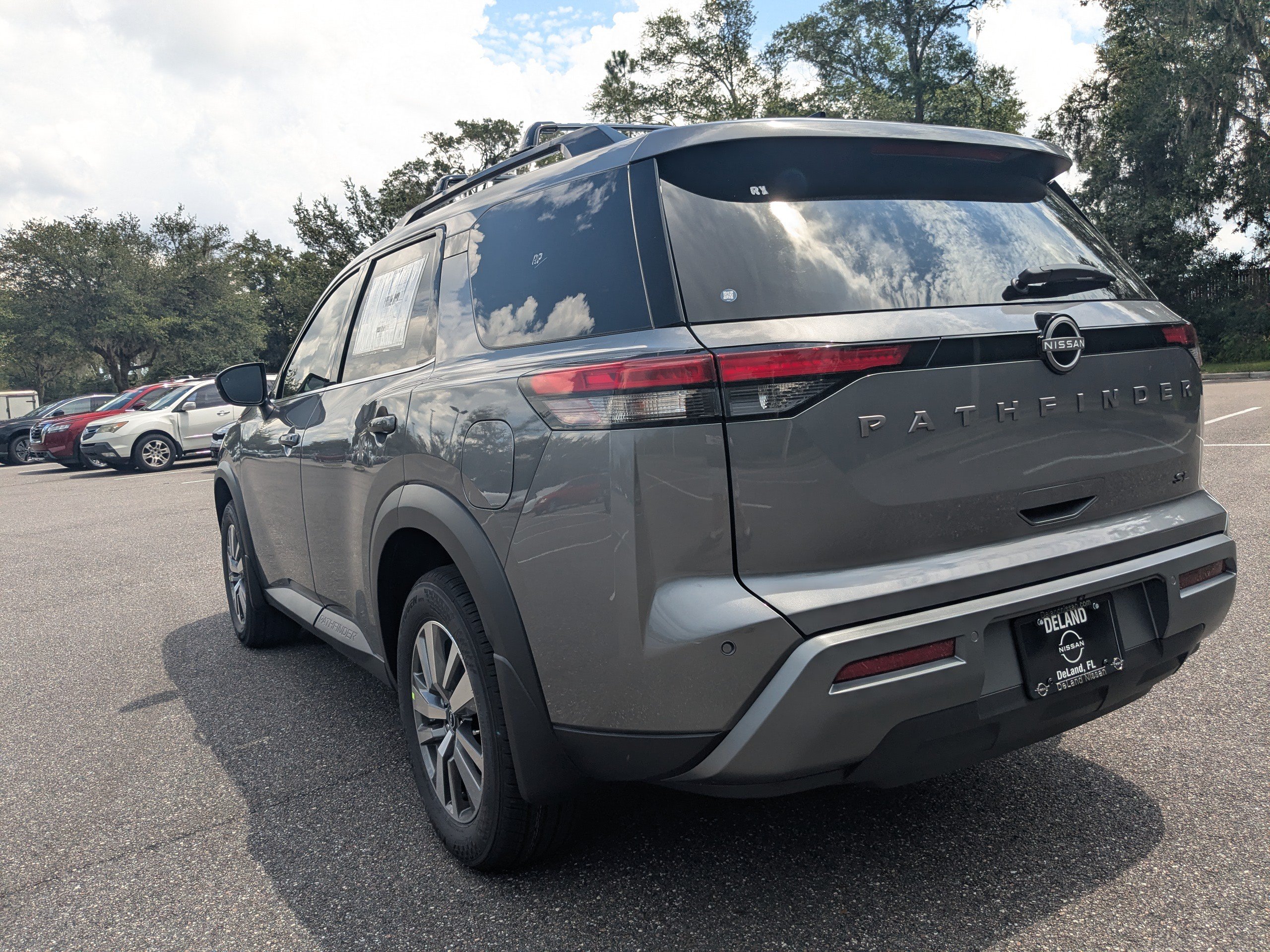 New 2026 Nissan Pathfinder SL FWD image 6