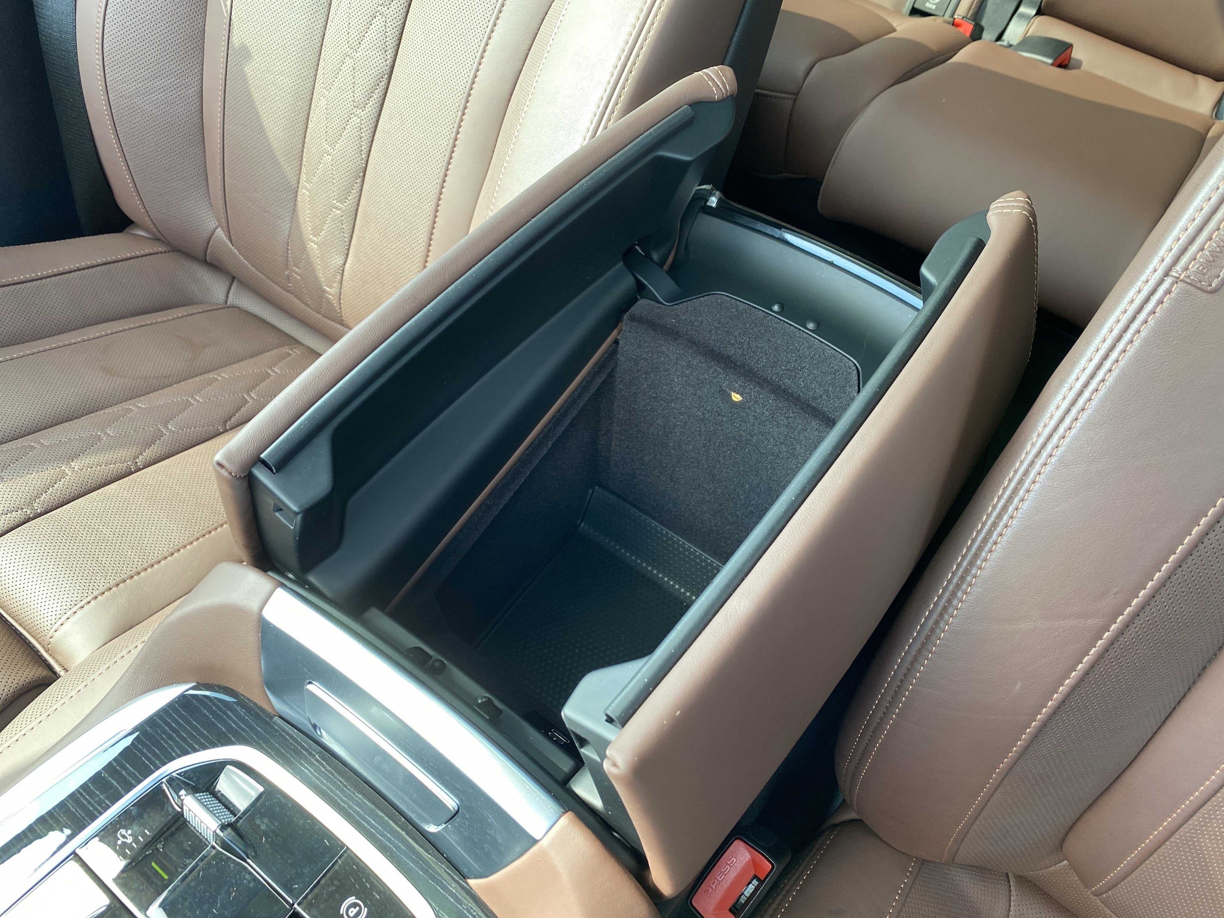 Used 2024 BMW X7 M60i w/ Executive Package image 43