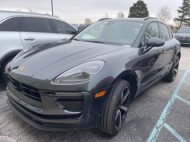 Used 2024 Porsche Macan image 4