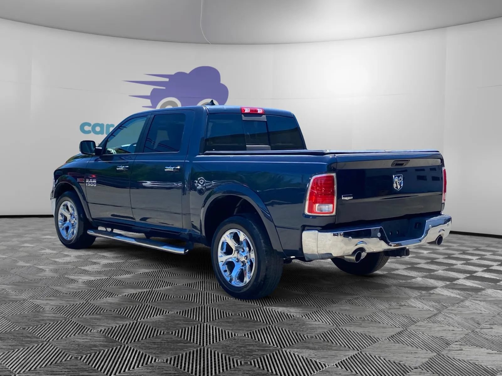 Used 2018 RAM 1500 Laramie w/ Convenience Group AWD/4WD image 3