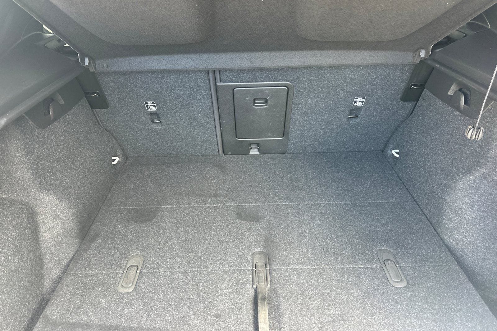 Certified 2023 Volvo XC40 B4 Plus FWD image 18