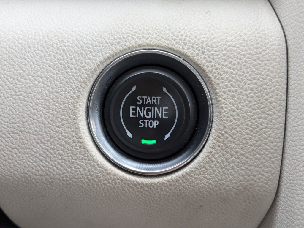 Used 2024 GMC Acadia Denali image 26