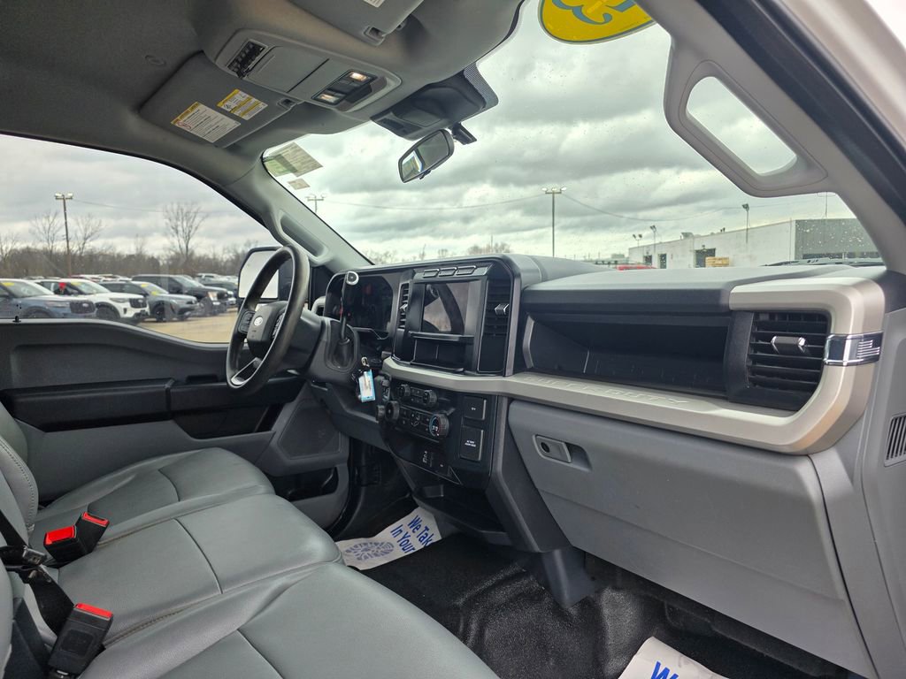 Used 2023 Ford F550 2WD Crew Cab Super Duty image 41