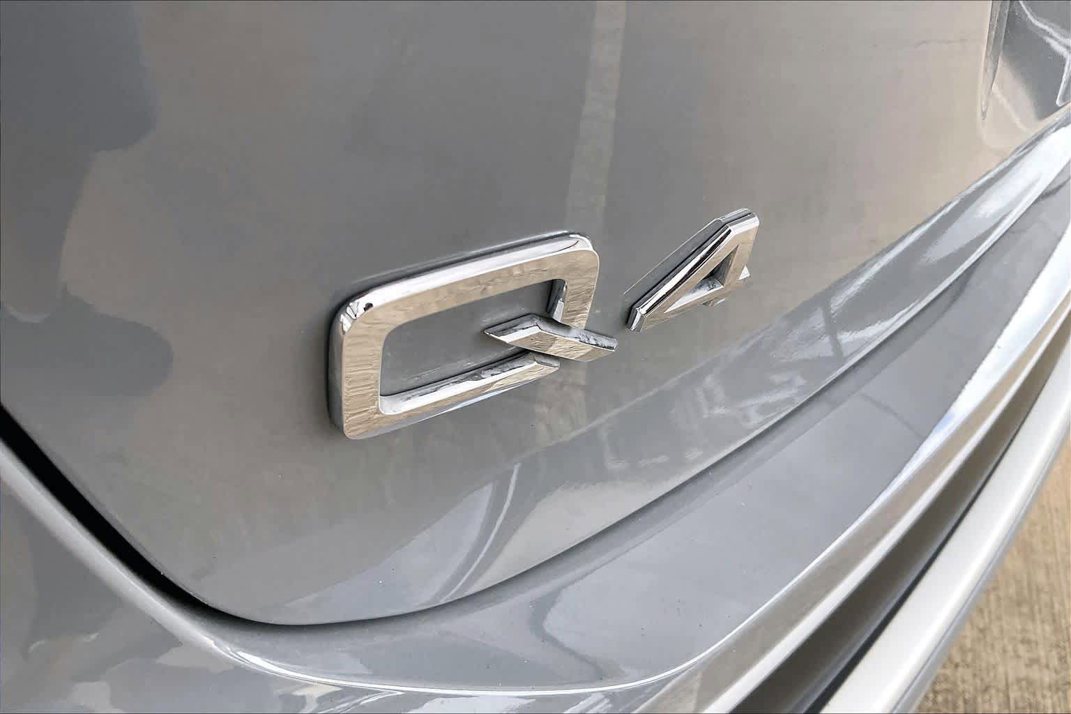 Used 2024 Audi Q4 e-tron Prestige AWD/4WD image 30