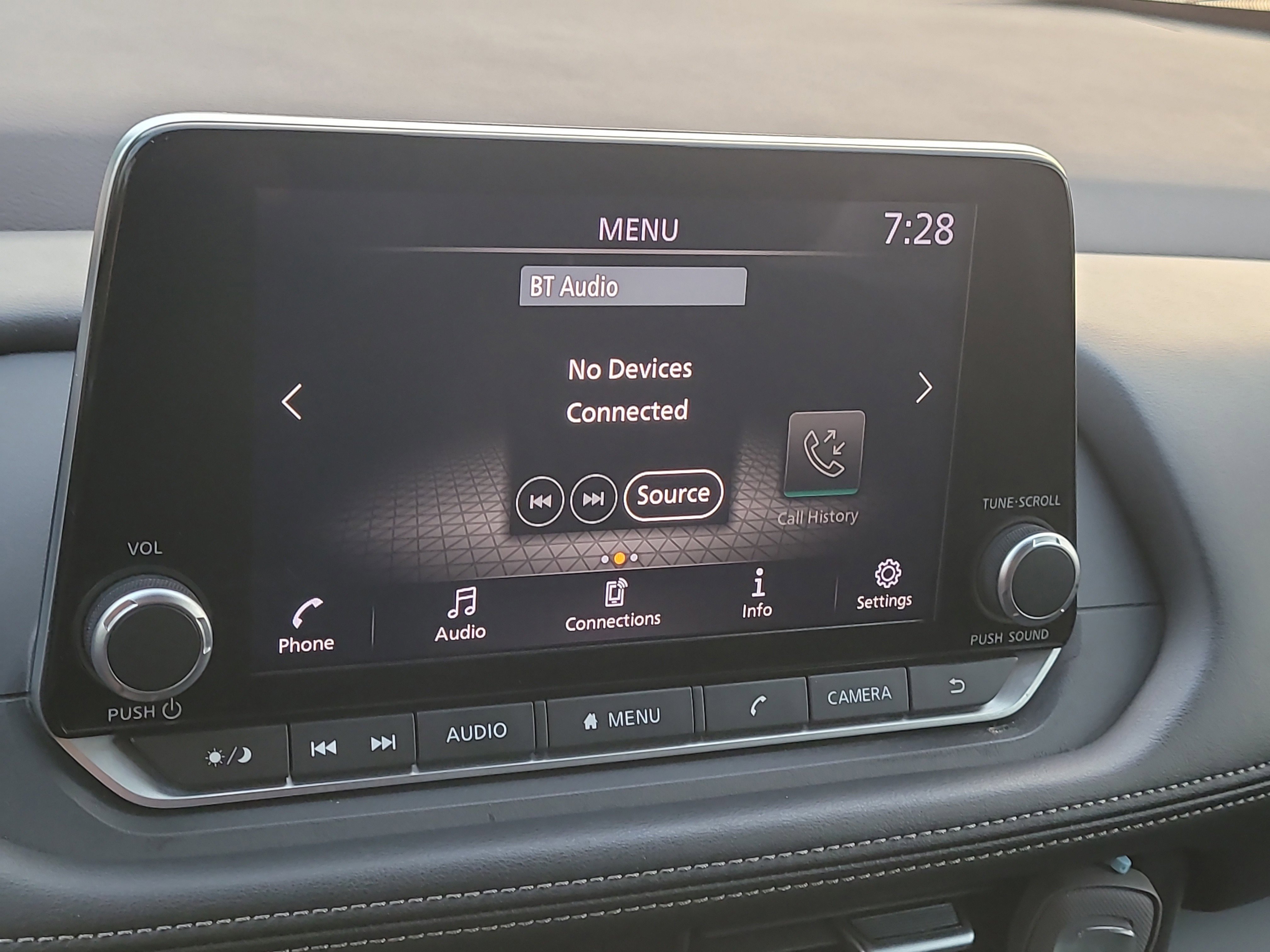 Used 2023 Nissan Rogue S image 21