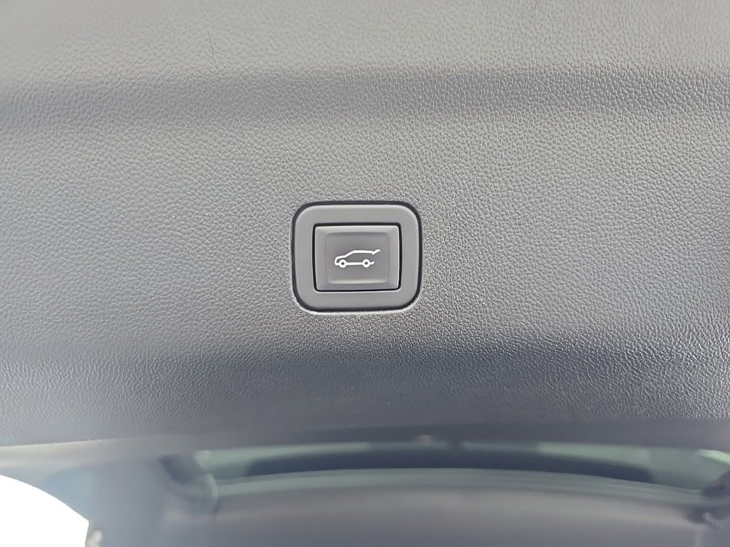 Used 2023 Chevrolet Tahoe LT w/ Luxury Package image 20