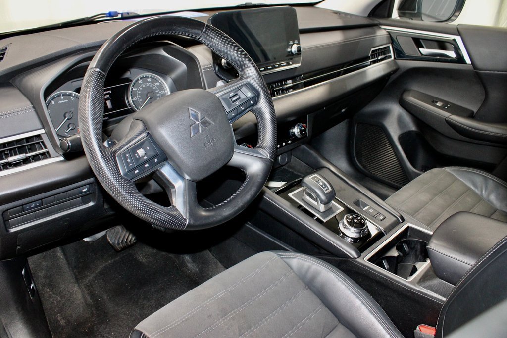 Used 2022 Mitsubishi Outlander SE image 26