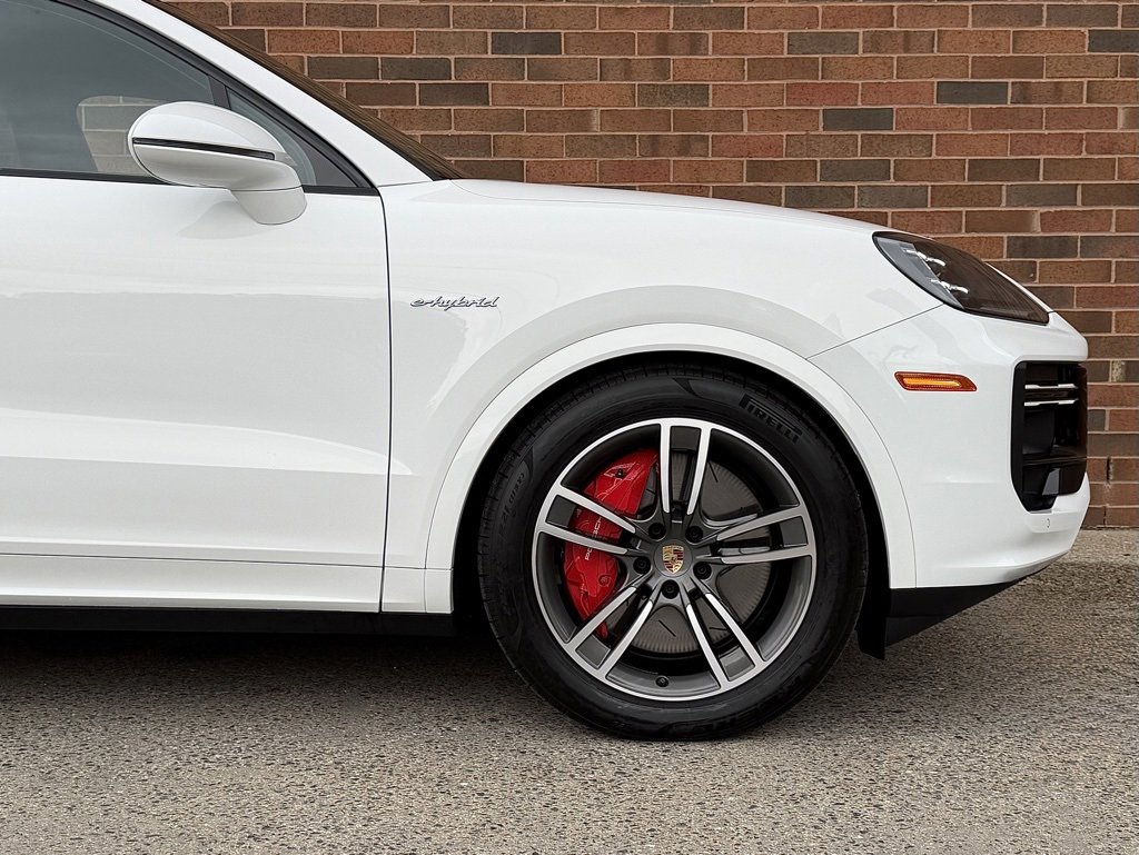 Certified 2024 Porsche Cayenne Turbo image 11