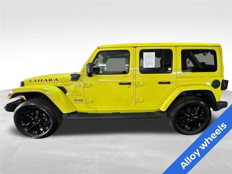 Used 2023 Jeep Wrangler Unlimited Sahara w/ Cold Weather Group AWD/4WD image 8