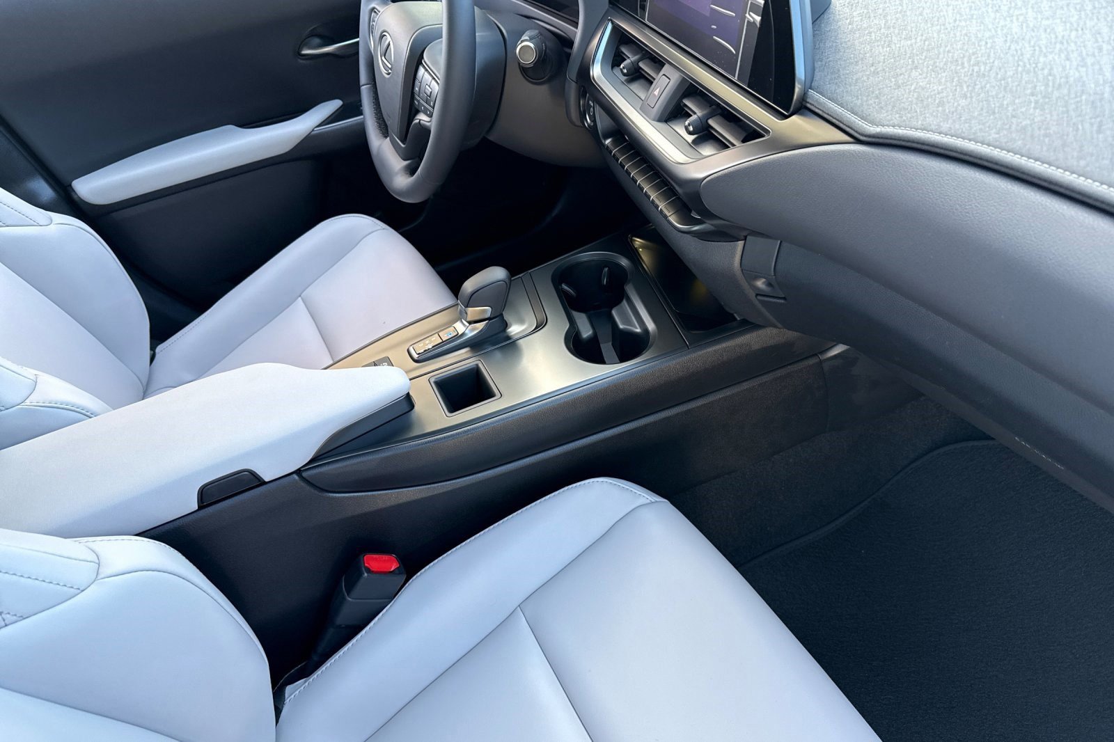 New 2026 Lexus UX 300h FWD image 25