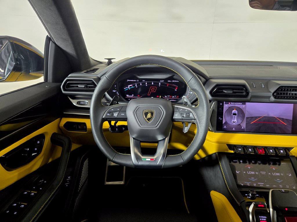 Used 2025 Lamborghini Urus SE AWD/4WD image 20