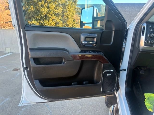 Used 2018 GMC Sierra 2500 SLT w/ Duramax Plus Package image 9