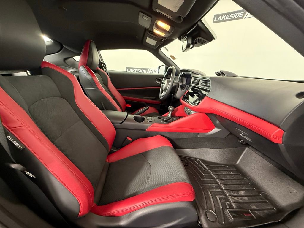 Used 2024 Nissan Z Performance w/ Floor Mat Package RWD image 14
