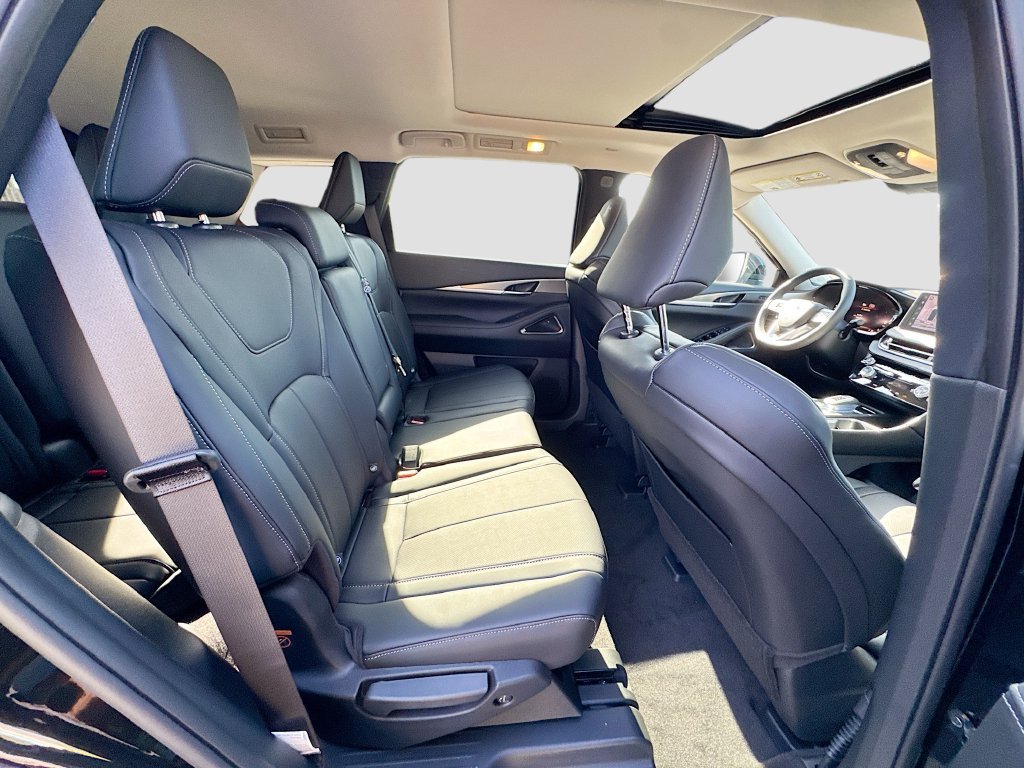 Used 2027 INFINITI QX60 Luxe w/ Cargo Package FWD image 31