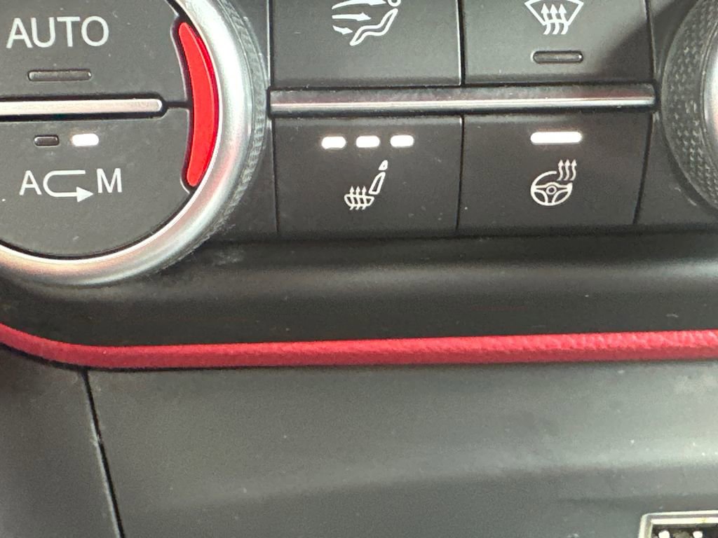Used 2019 Alfa Romeo Stelvio AWD image 30