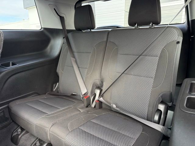 Used 2023 GMC Acadia SLE w/ Driver Convenience Package image 22