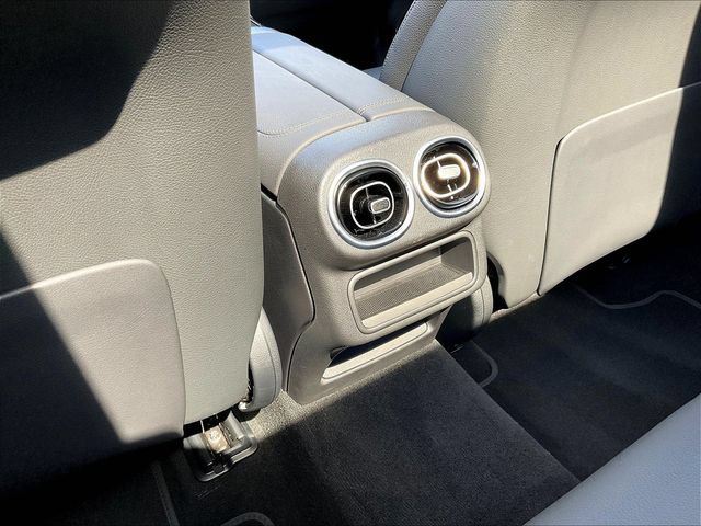 Used 2026 Mercedes-Benz GLC 300 4MATIC image 12