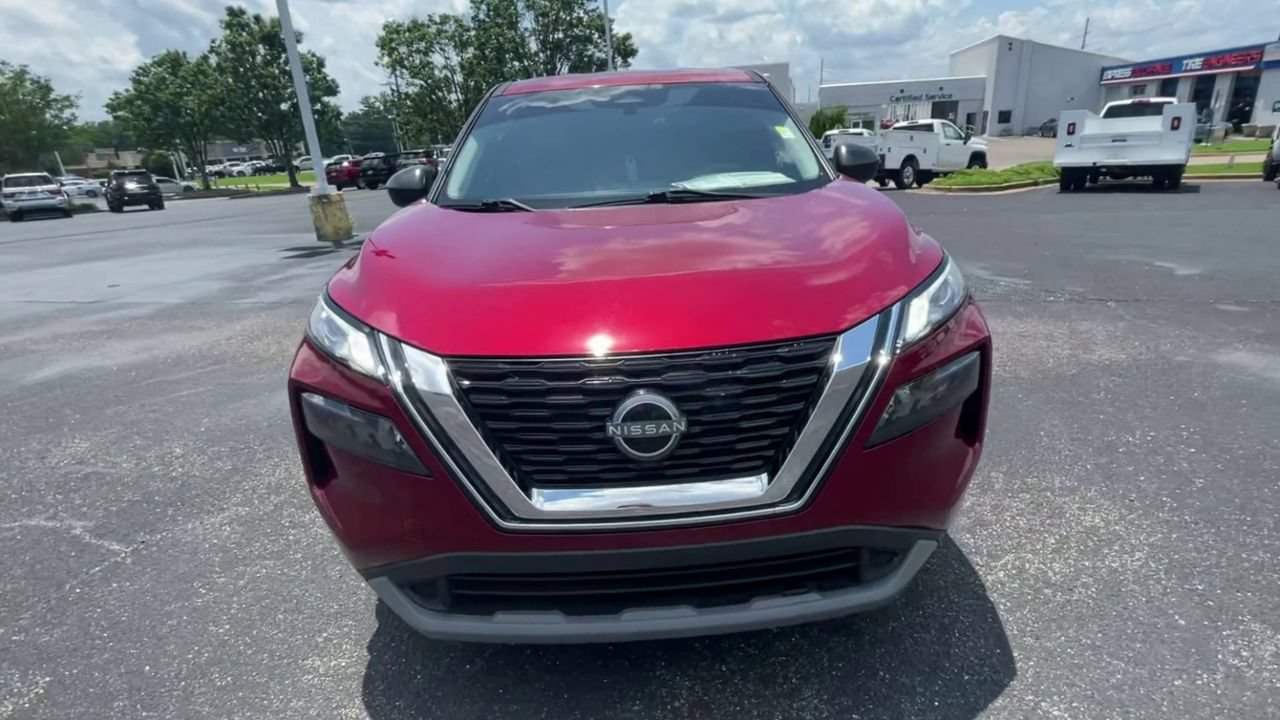 Used 2023 Nissan Rogue S FWD image 3