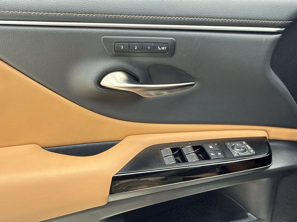 Used 2024 Lexus ES 350 w/ Premium Package FWD image 29