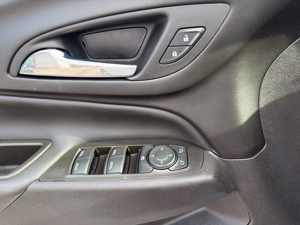 Certified 2024 Chevrolet Equinox LT w/ LPO, Floor Liner Package image 35