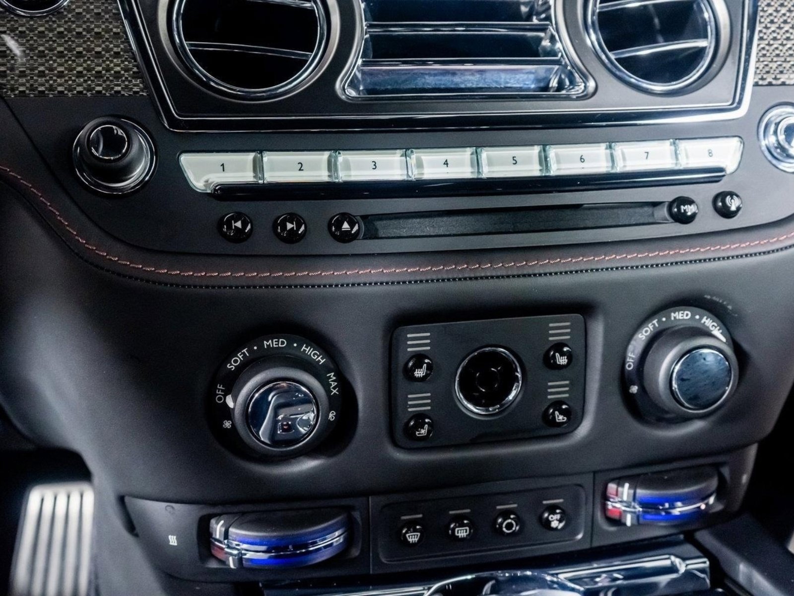 Used 2019 Rolls-Royce Wraith image 36