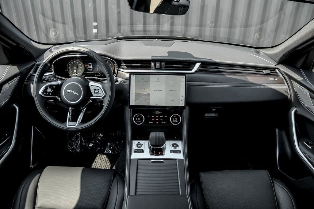 New 2026 Jaguar F-PACE R-Dynamic S image 19