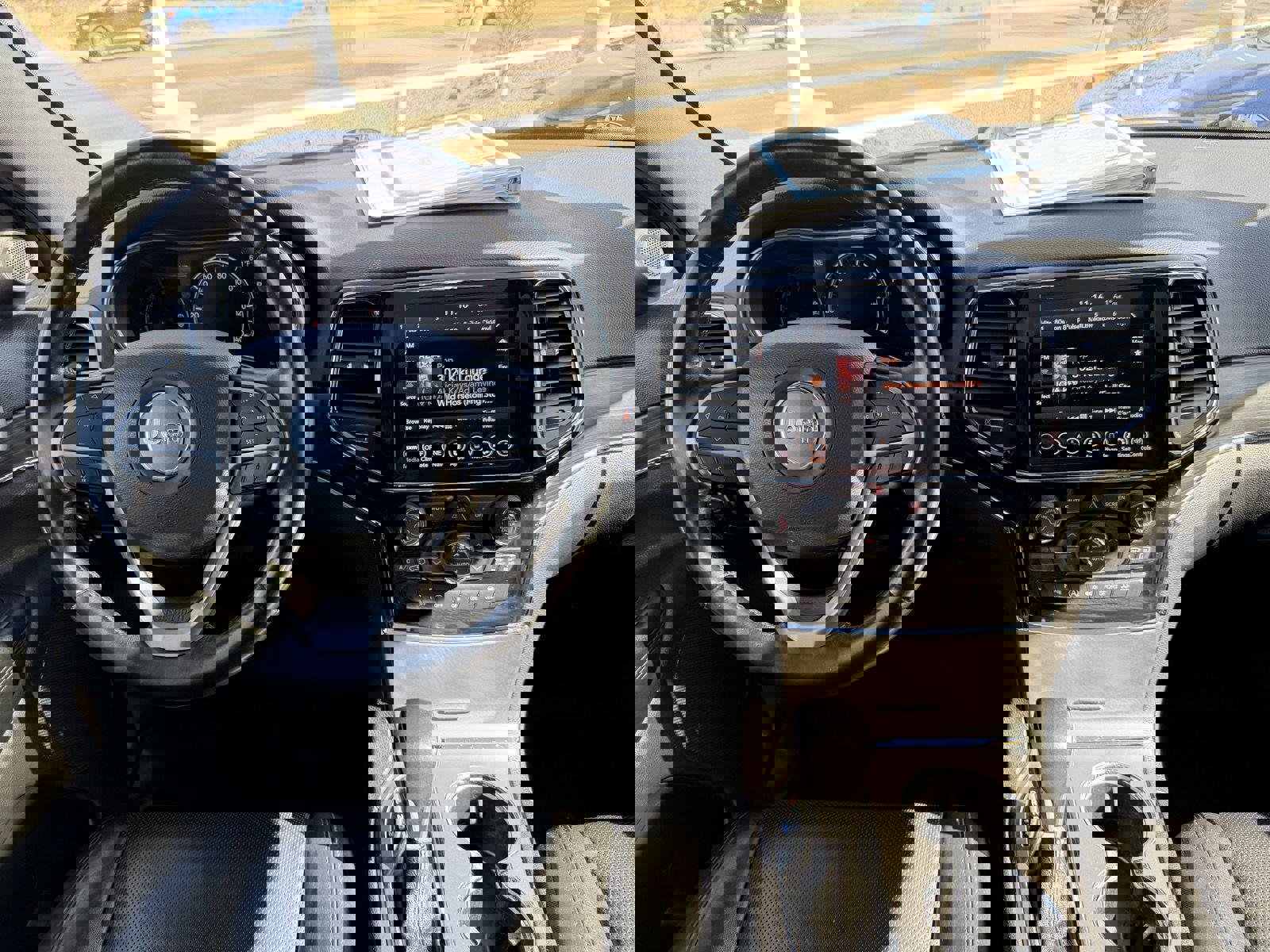 Used 2021 Jeep Grand Cherokee Limited w/ Luxury Group II image 24