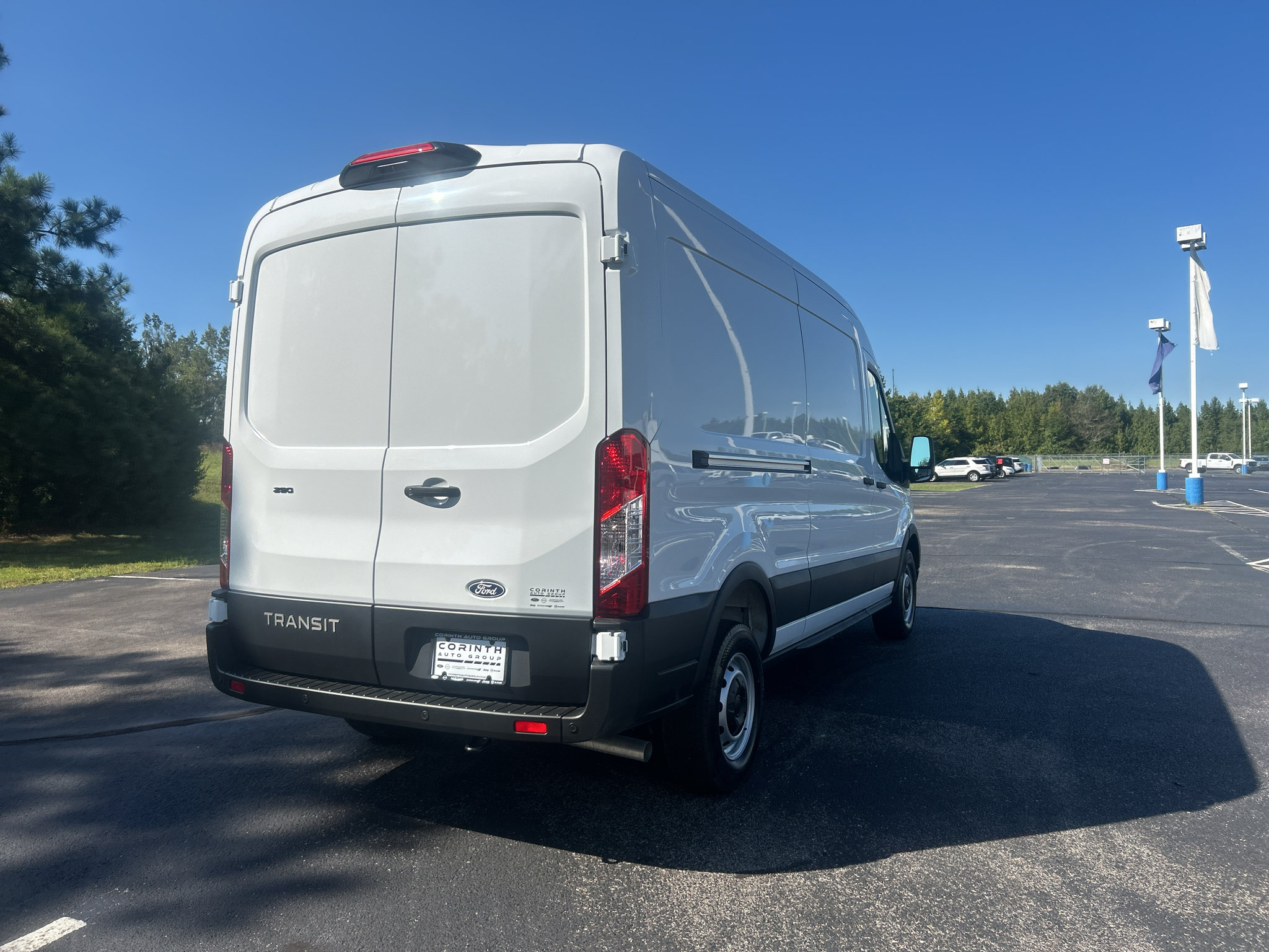 New 2027 Ford Transit 250 148 Medium Roof RWD image 12