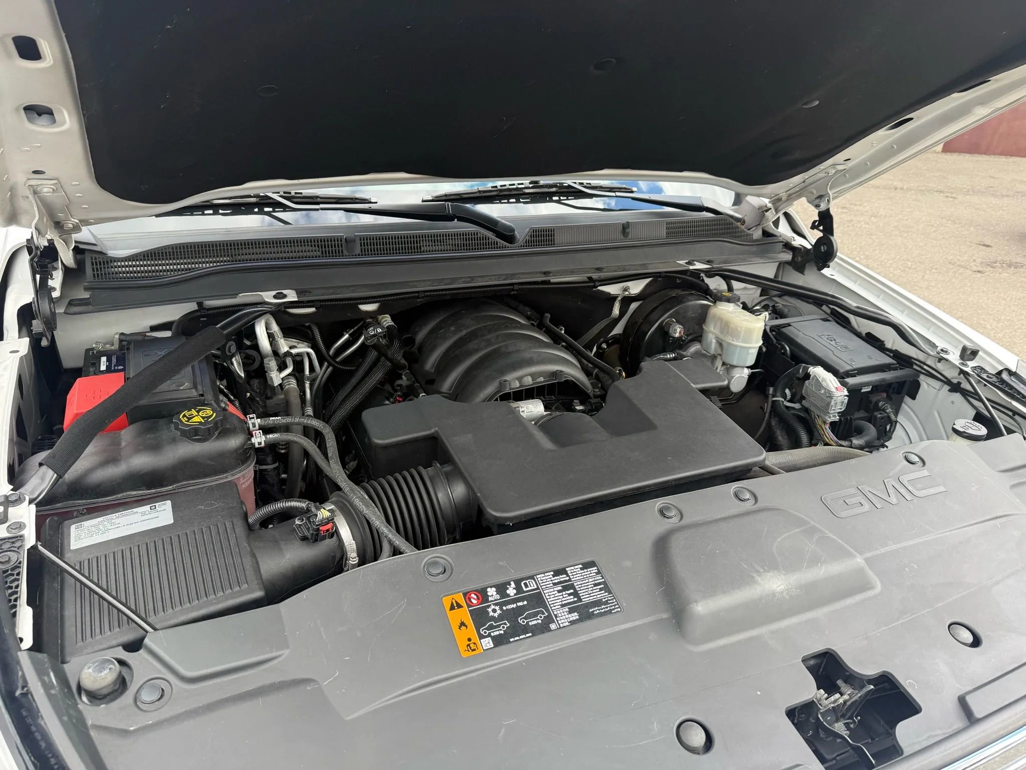 Used 2019 GMC Yukon SLE w/ SLE Value Package image 35