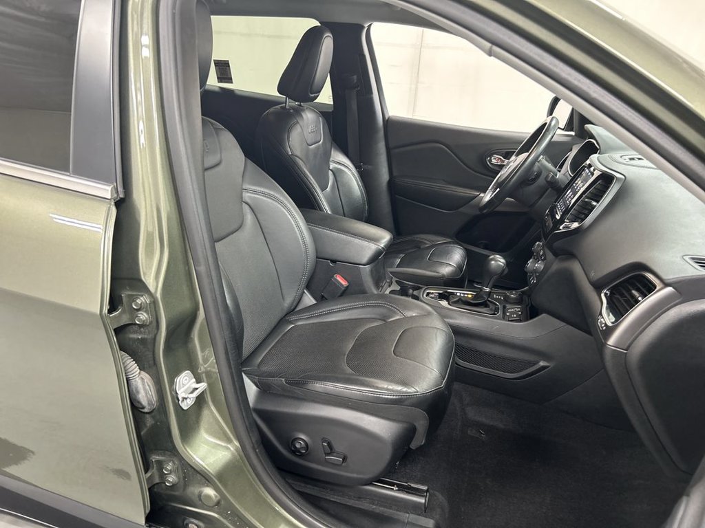 Used 2019 Jeep Cherokee Limited AWD/4WD image 23