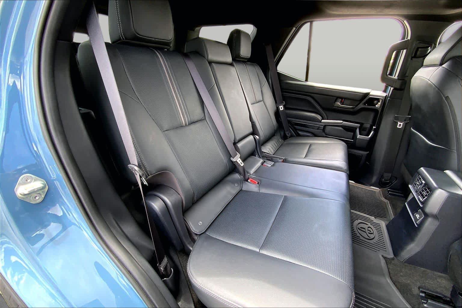 Used 2025 Toyota 4Runner Limited AWD/4WD image 19