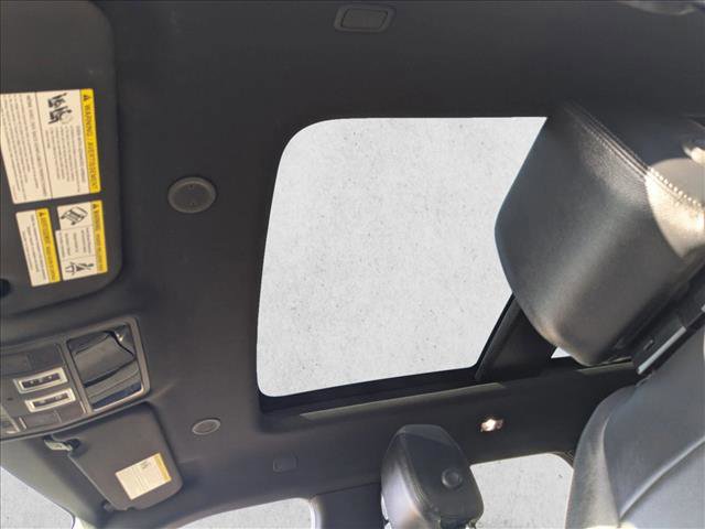 Used 2025 Land Rover Range Rover Evoque S image 16