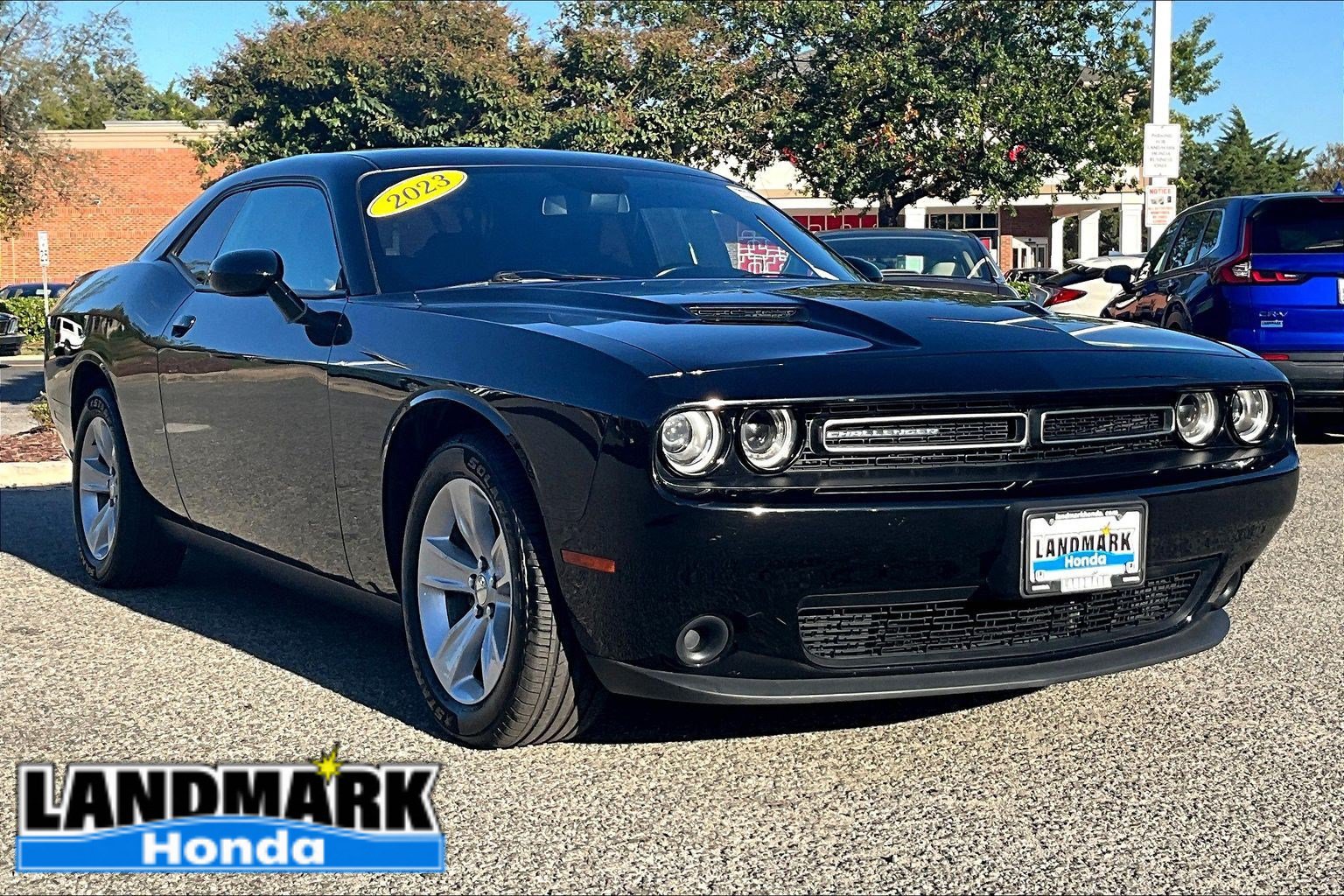 Used 2023 Dodge Challenger SXT RWD image 11