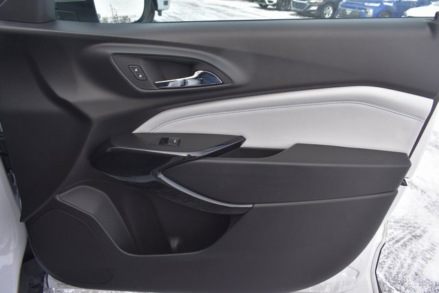 Used 2025 Chevrolet Trax LT w/ LT Convenience Package image 42