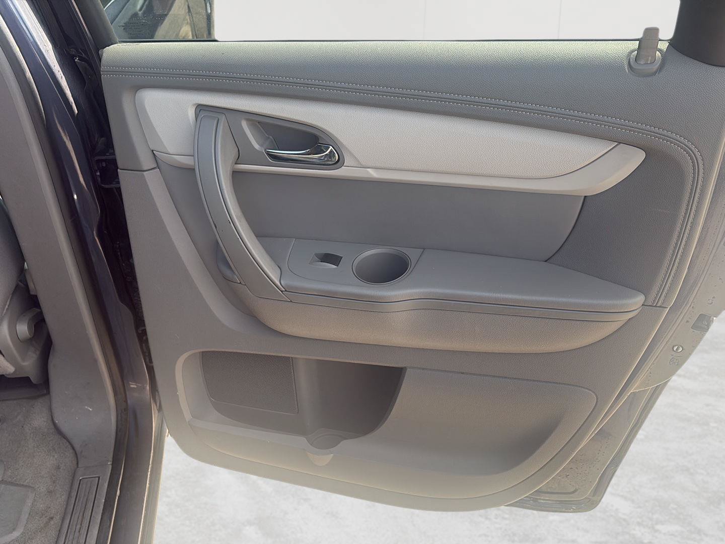 Used 2013 Chevrolet Traverse LS FWD image 29