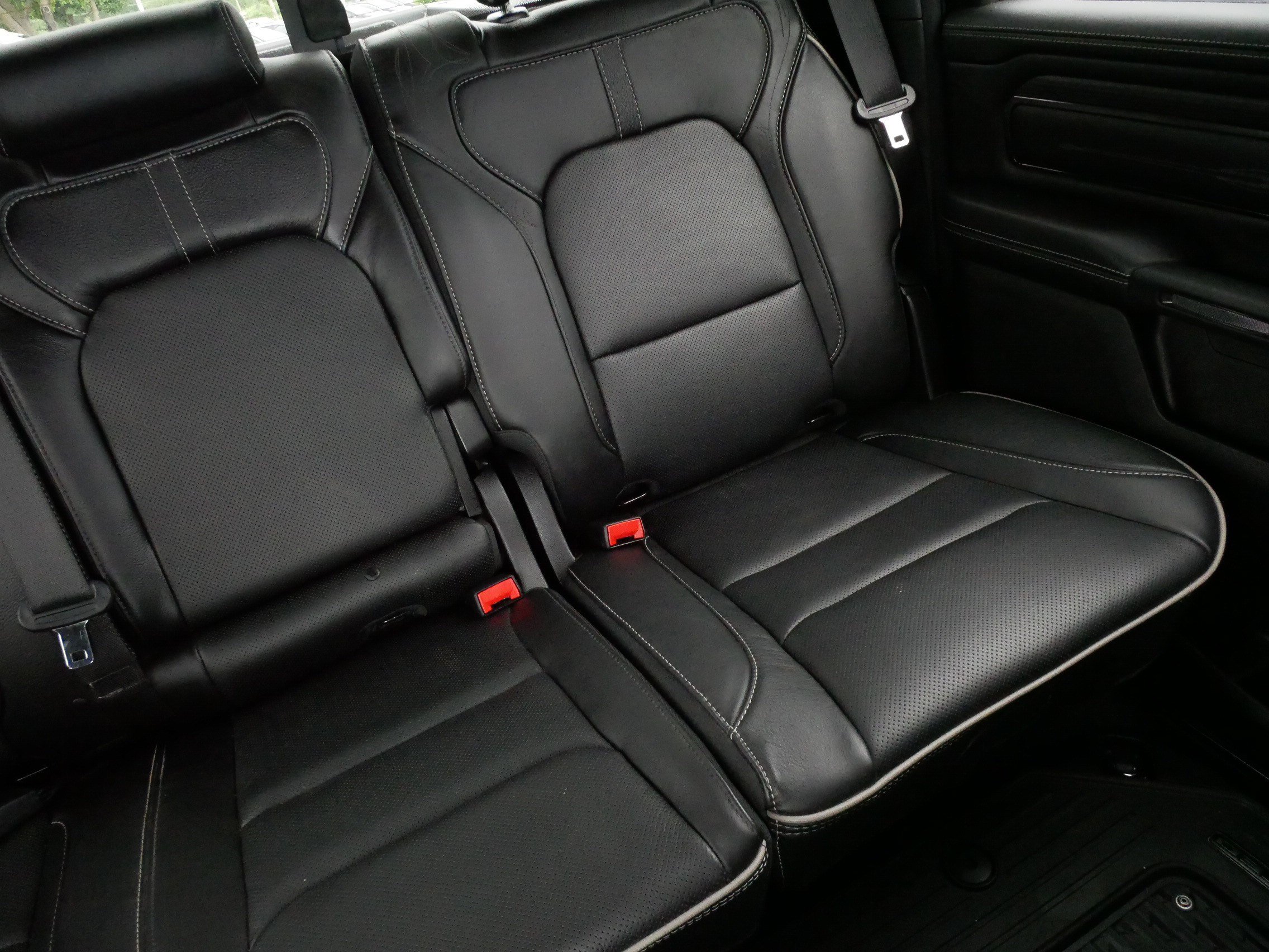 Used 2024 RAM 1500 Limited AWD/4WD image 14